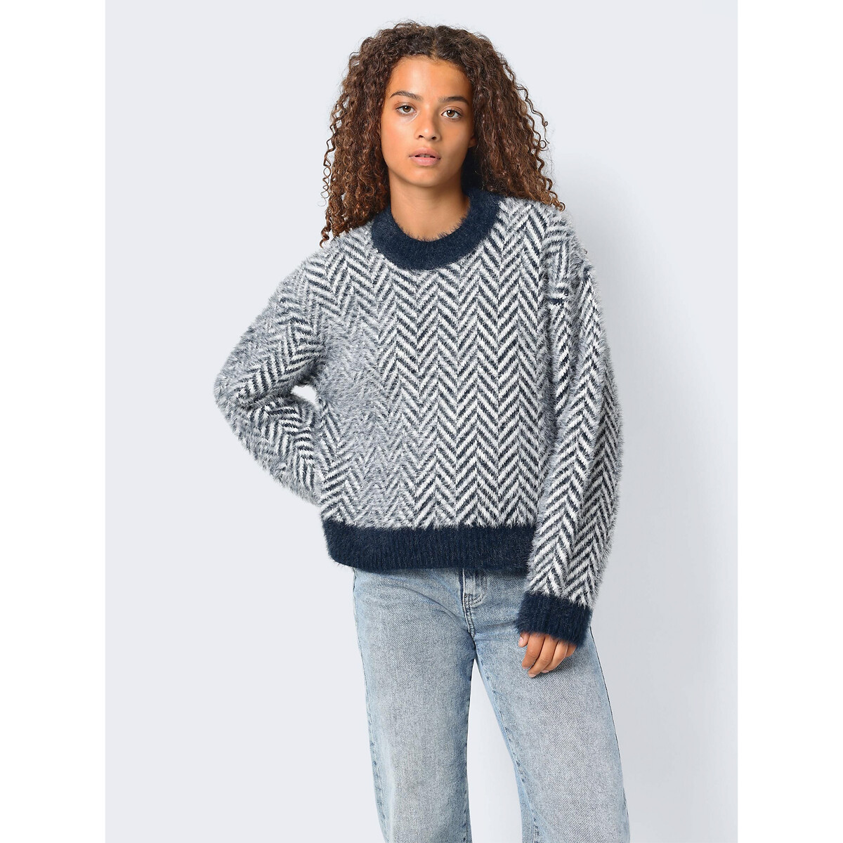 Flauschiger Pullover mit grafischem Muster von Noisy May