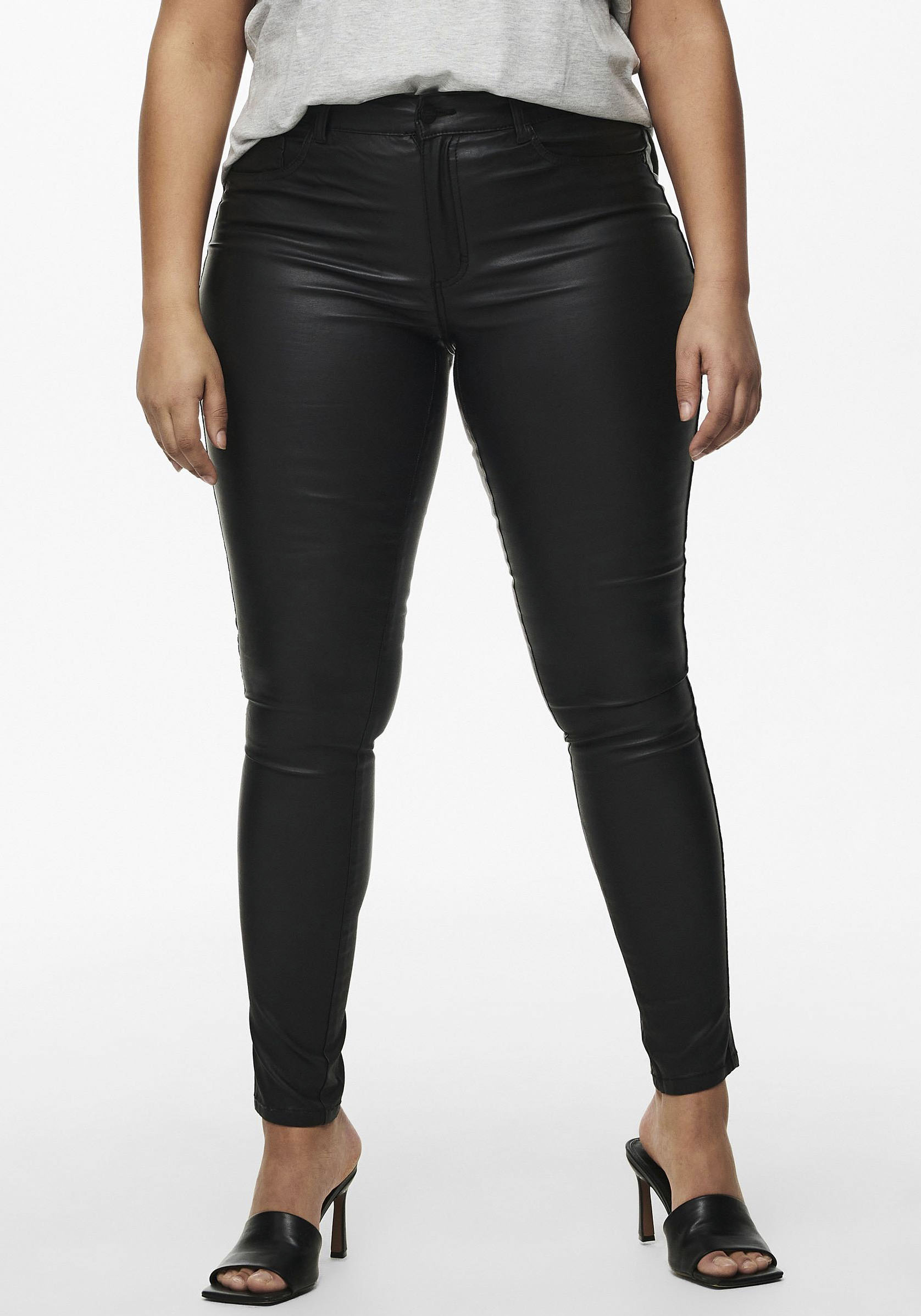 ONLY CARMAKOMA Skinny-fit-Jeans »CARPUNK REG SK COATED PANTS«, mit edel glänzender Beschichtung ONLY CARMAKOMA Skinny-fit-Jeans »CARPUNK REG SK COATED PANTS«, mit edel glänzender Beschichtung von ONLY CARMAKOMA