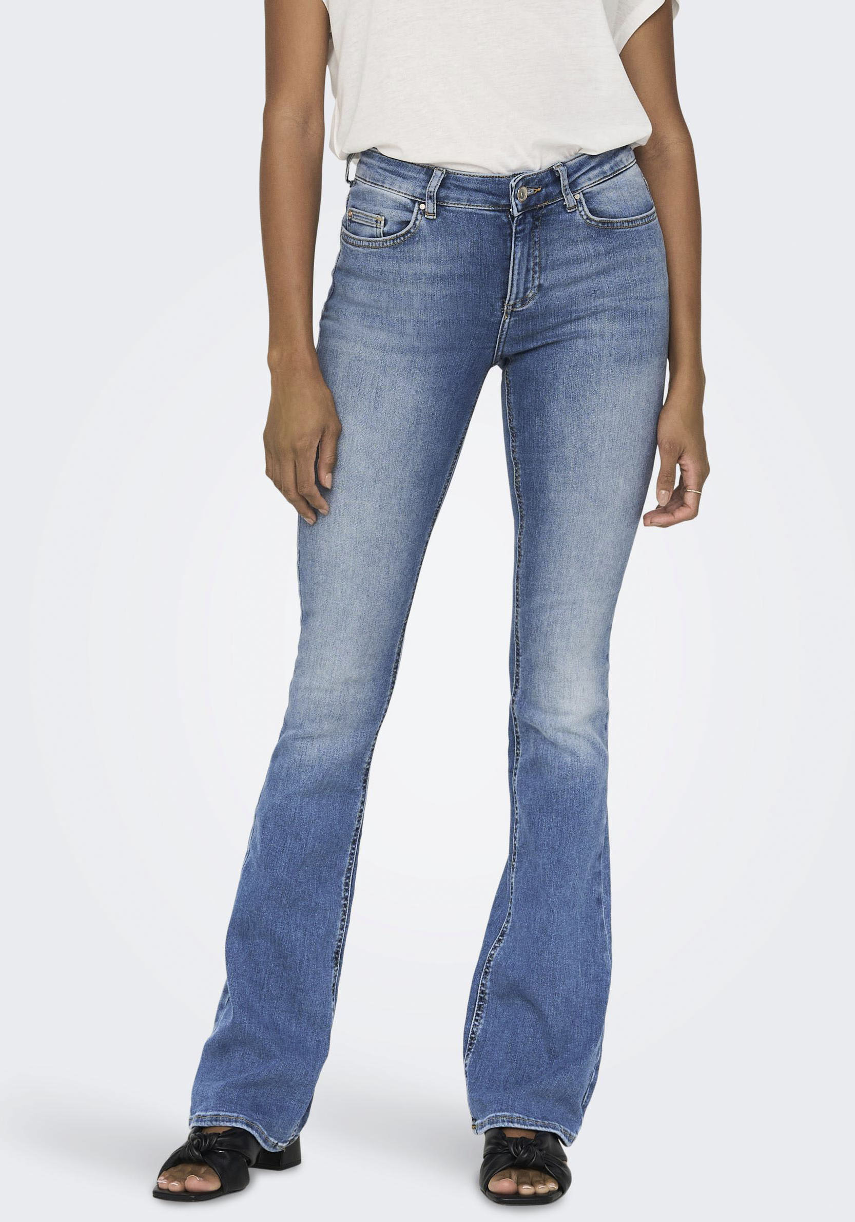 ONLY Bootcut-Jeans »ONLBLUSH LIFE MID FLARED DNM TAI467 NOOS« von ONLY