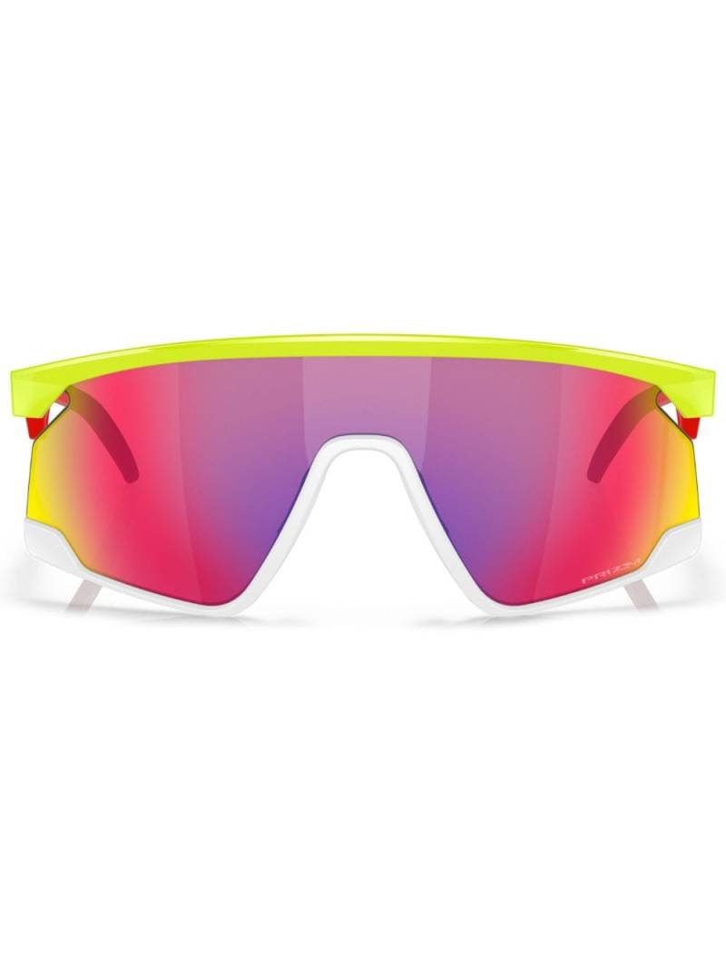 Oakley BXTR oversize-frame sunglasses - Yellow von Oakley