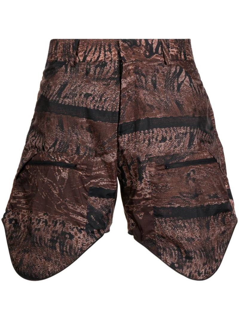 Olly Shinder graphic-print asymmetric shorts - Brown von Olly Shinder