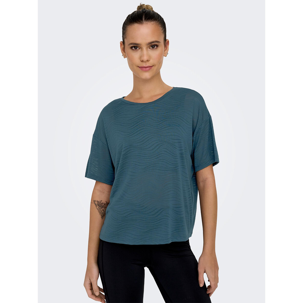 T-Shirt Nia, loose-fit, Ausbrennermotiv von Only Play