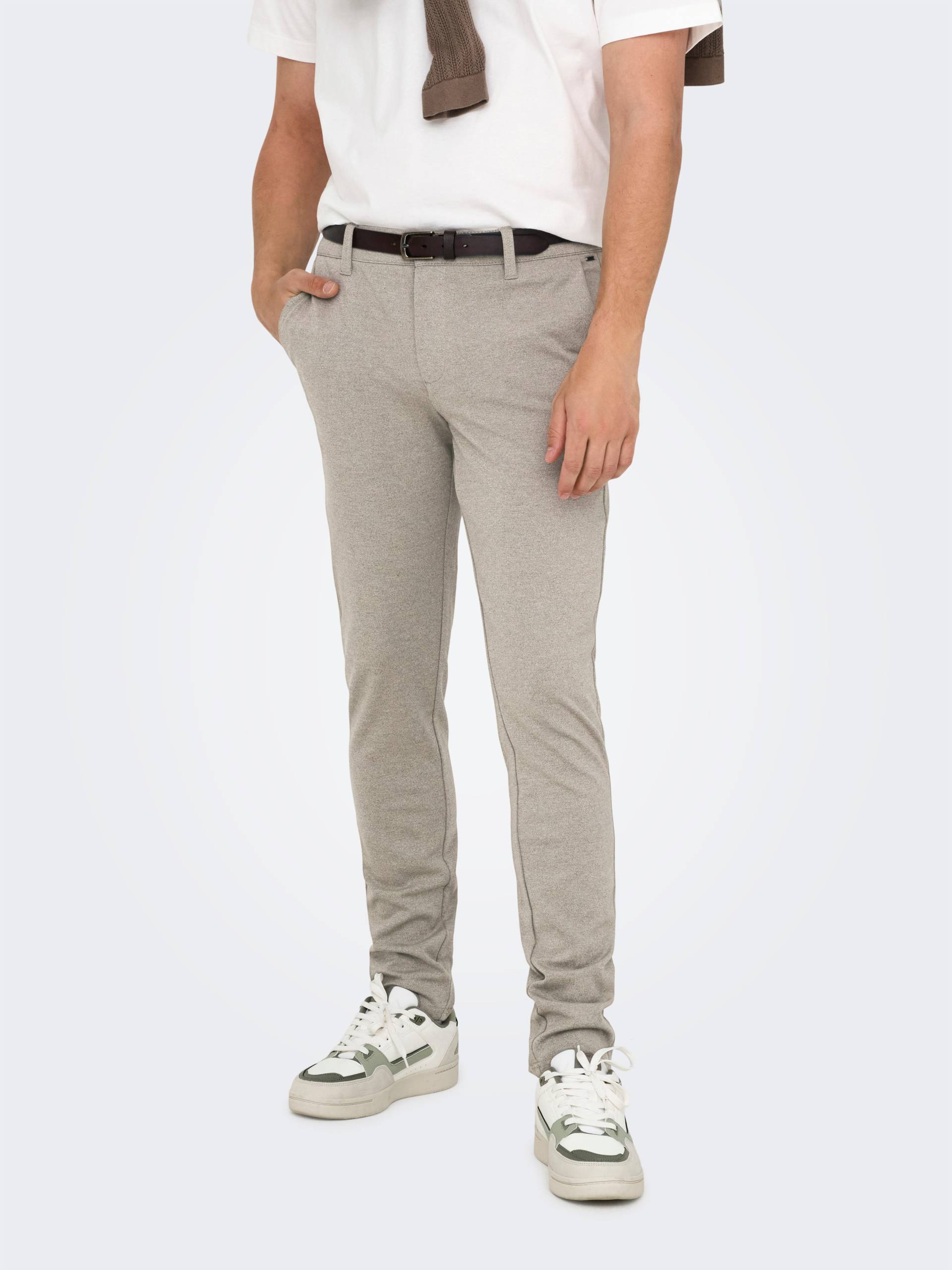ONLY & SONS Chinohose, mit geschlossenen Gesässtaschen ONLY & SONS Chinohose, mit geschlossenen Gesässtaschen von Only & Sons