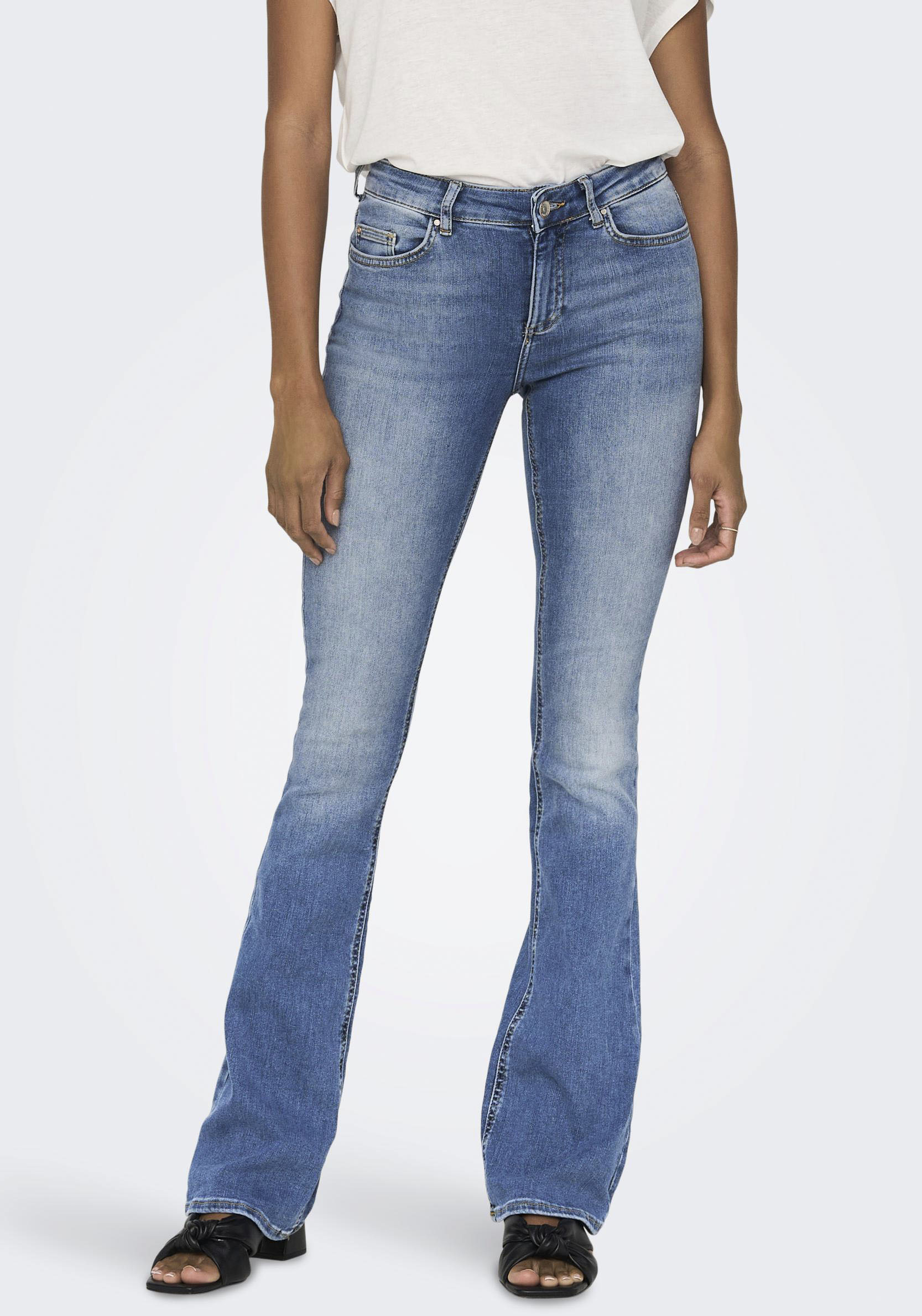 ONLY Bootcut-Jeans »ONLBLUSH LIFE MID FLARED DNM TAI467 NOOS« von Only