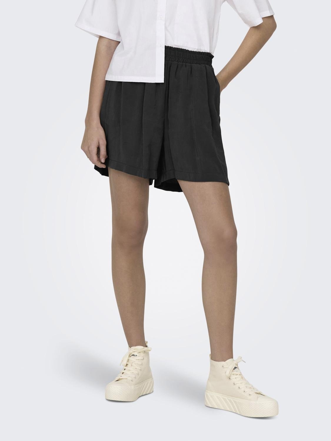 ONLY Shorts »ONLIRIS MODAL HW SHORTS LIFE WVN« von Only