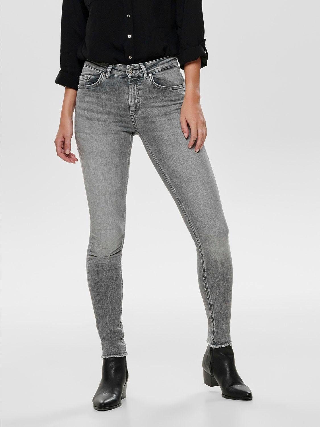 ONLY Skinny-fit-Jeans »BLUSH«, mit ausgefranstem Saum von Only