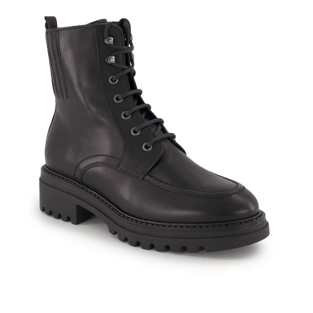 Oxmox, Stiefel Oxmox, Stiefel von Oxmox