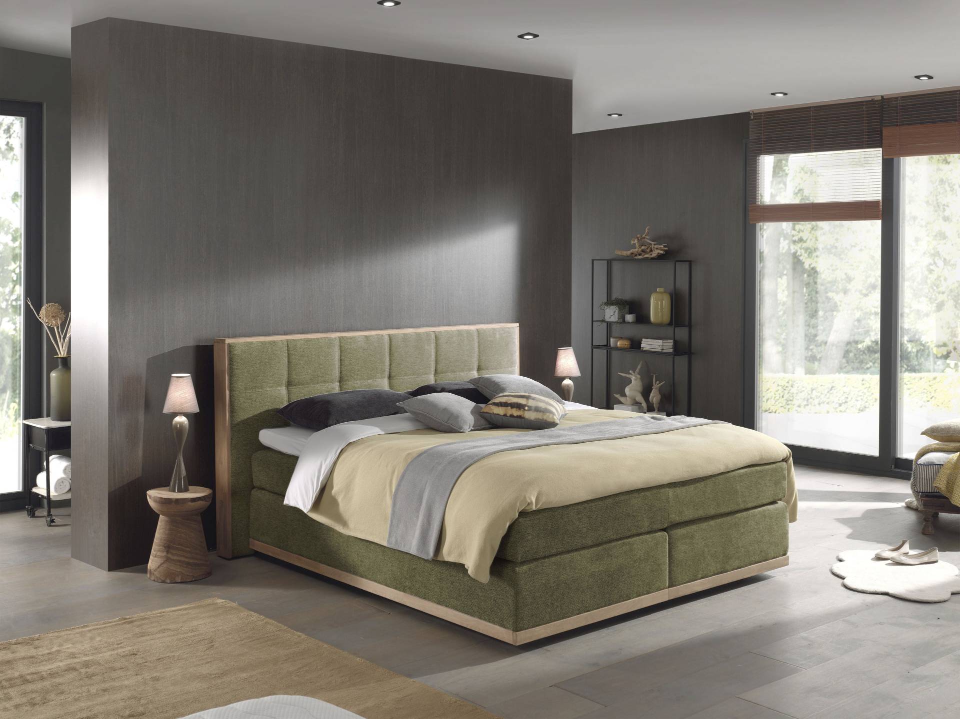 Places of Style Boxspringbett »Vinton«, aus massiver Eiche, verschiedene Härtegrade (auch H4) von PLACES OF STYLE