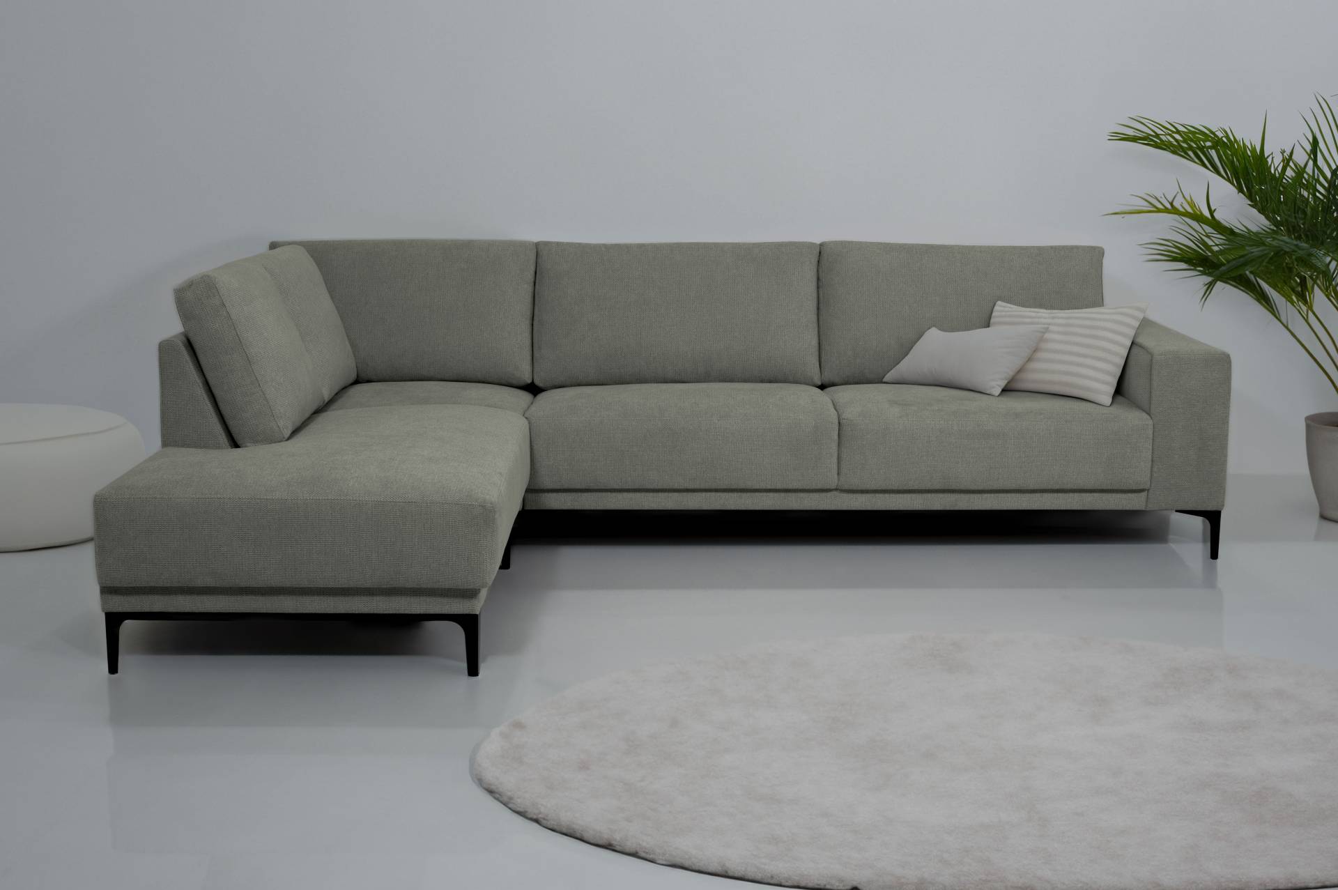 Places of Style Ecksofa »Xander, L-Form,«, Breite 289 cm, Webstoff, Soft-Touch Chenille, schwarze Metallfüssen Places of Style Ecksofa »Xander, L-Form,«, Breite 289 cm, Webstoff, Soft-Touch Chenille, schwarze Metallfüssen von PLACES OF STYLE