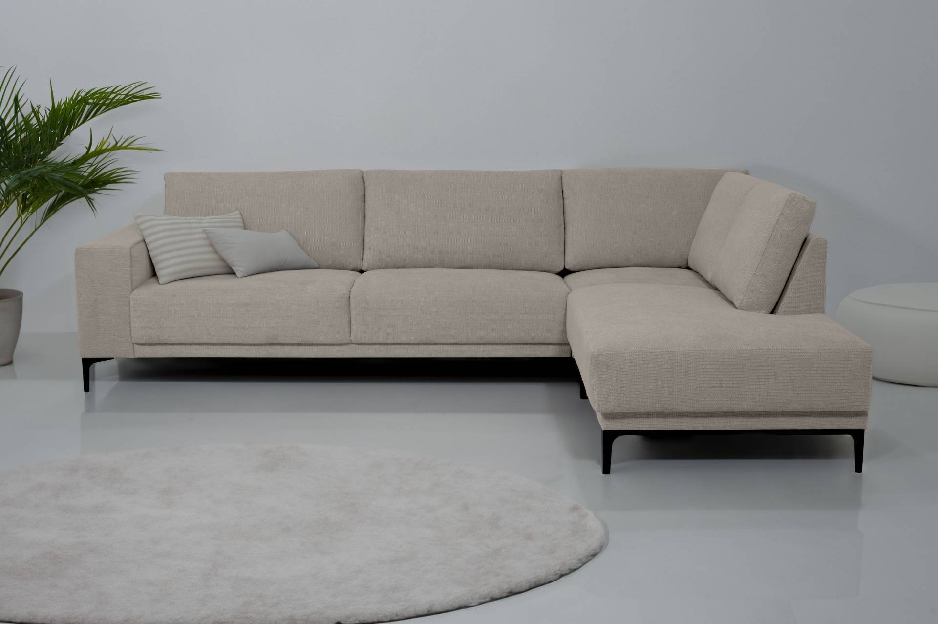 Places of Style Ecksofa »Xander, L-Form,«, Breite 289 cm, Webstoff, Soft-Touch Chenille, schwarze Metallfüssen Places of Style Ecksofa »Xander, L-Form,«, Breite 289 cm, Webstoff, Soft-Touch Chenille, schwarze Metallfüssen von PLACES OF STYLE