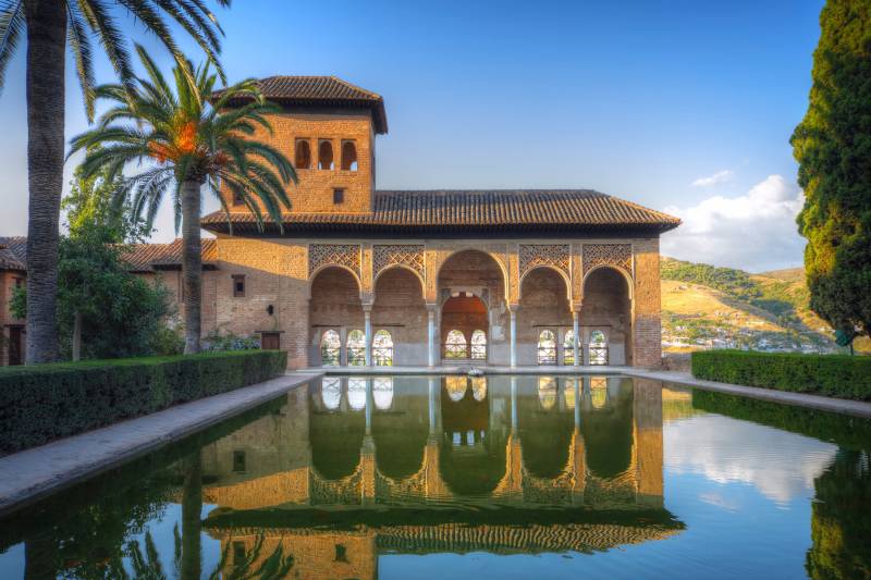 Papermoon Fototapete »ARCHITEKTUR-ALHAMBRA PALAST GRANADA« von Papermoon