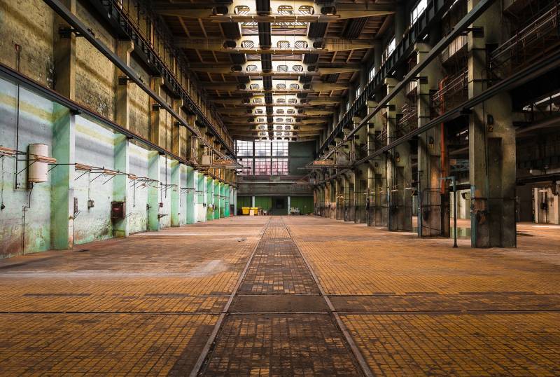 Papermoon Fototapete »ARCHITEKTUR-LOST SPACE FABRIK« von Papermoon