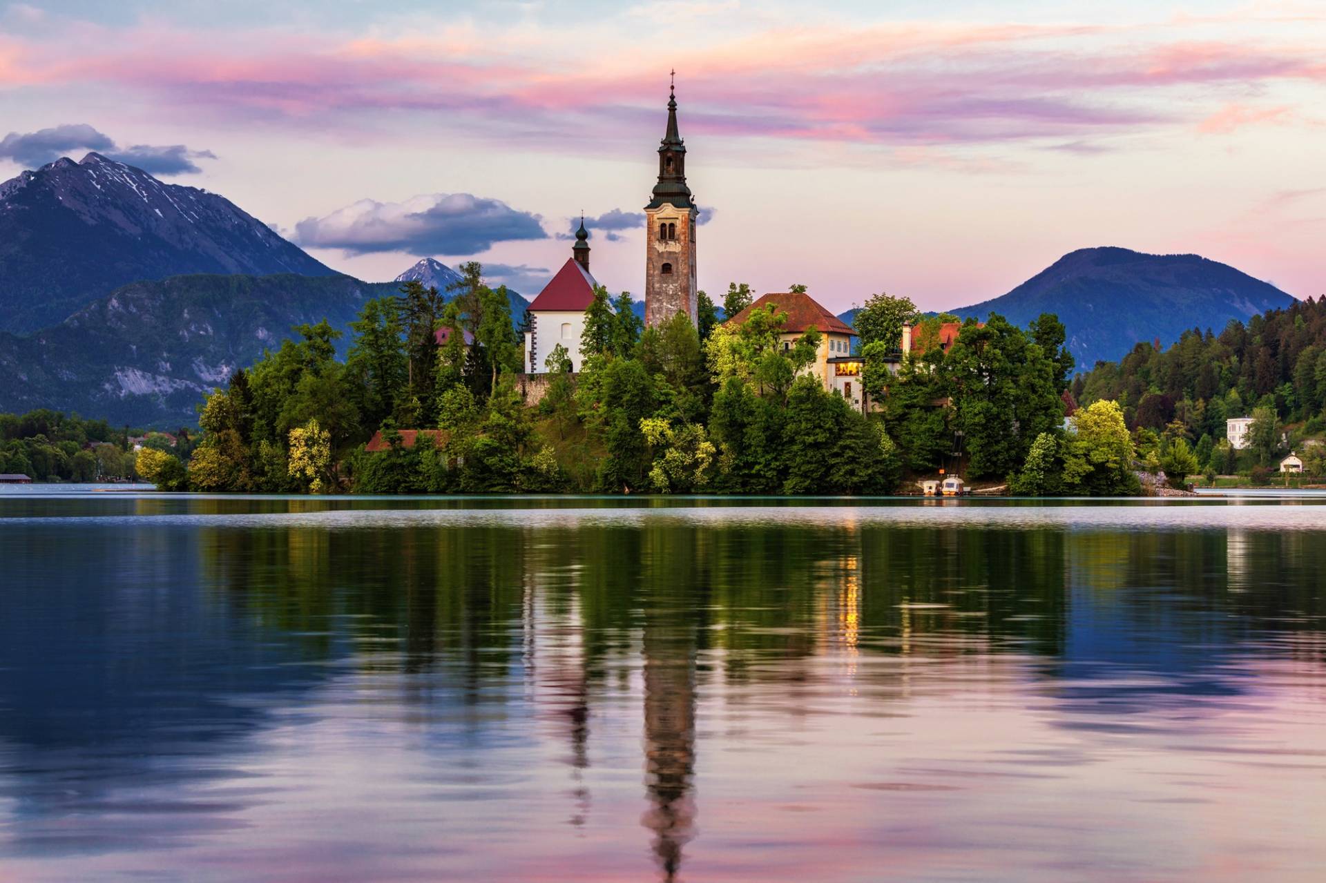 Papermoon Fototapete »BASILIKA SANTA MARIA-SEE GEBIRGE SLOWENIEN INSEL BERGE« von Papermoon