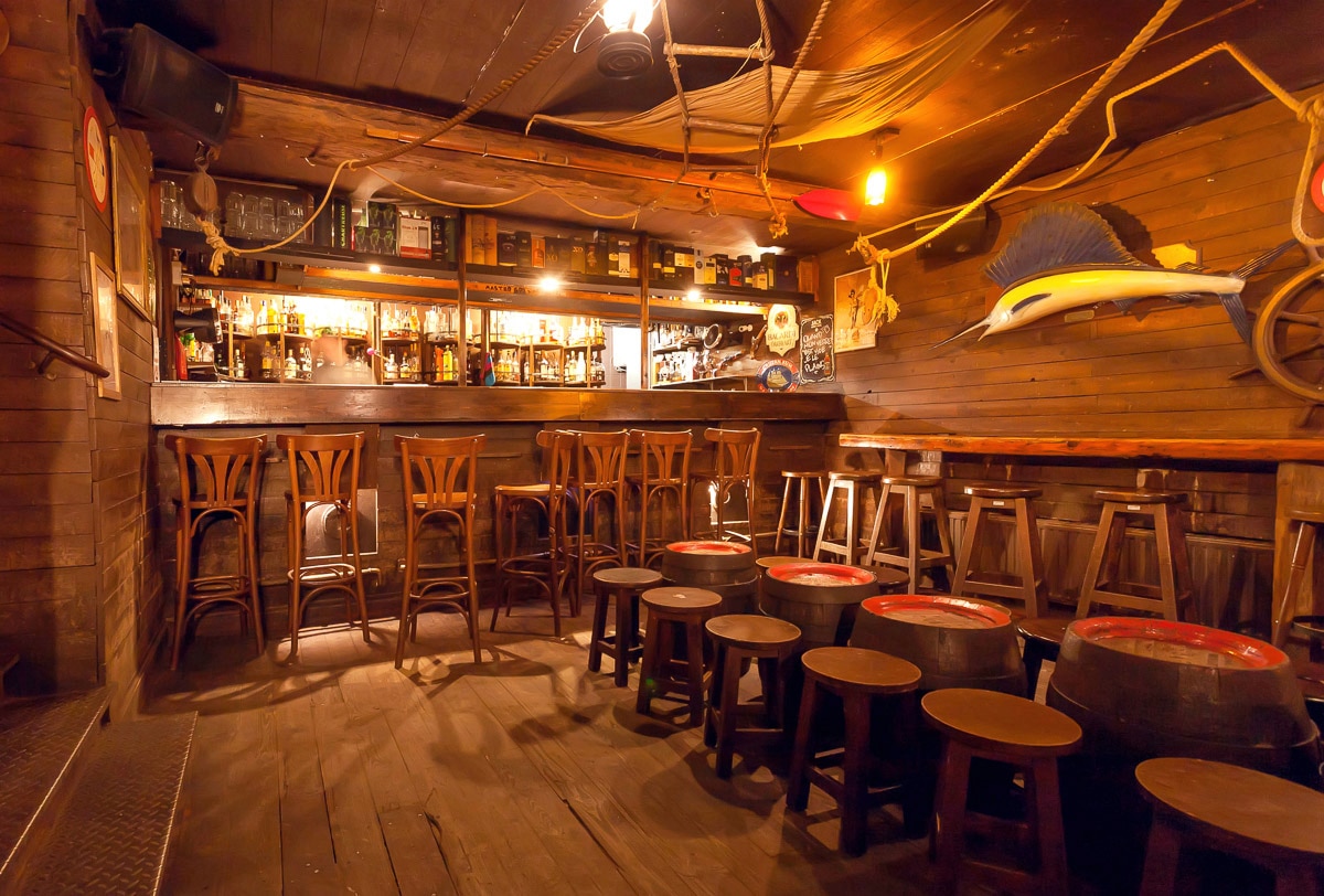 Papermoon Fototapete »Bar« von Papermoon