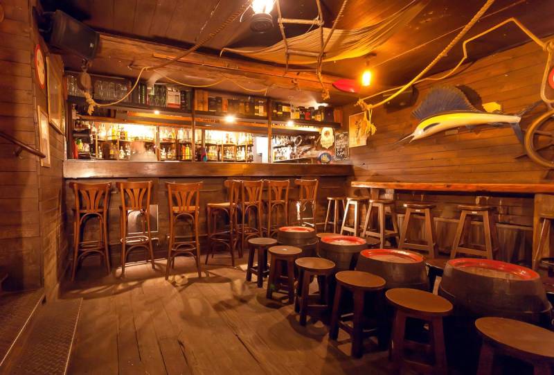 Papermoon Fototapete »Bar« von Papermoon