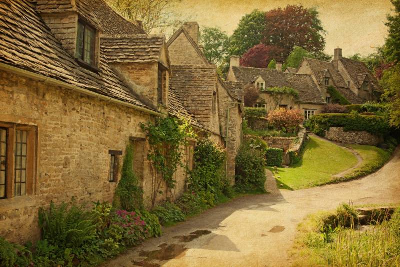 Papermoon Fototapete »COTSWOLD HÄUSCHEN-ALT DORF ALTSTADT MAUER ZIEGEL STEINE« von Papermoon