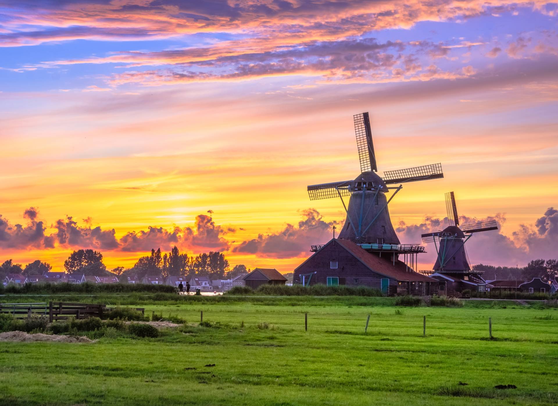 Papermoon Fototapete »Dutch Windmills« von Papermoon