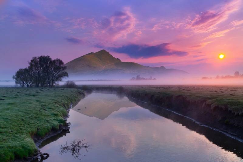 Papermoon Fototapete »Fluss durch Landschaft« von Papermoon