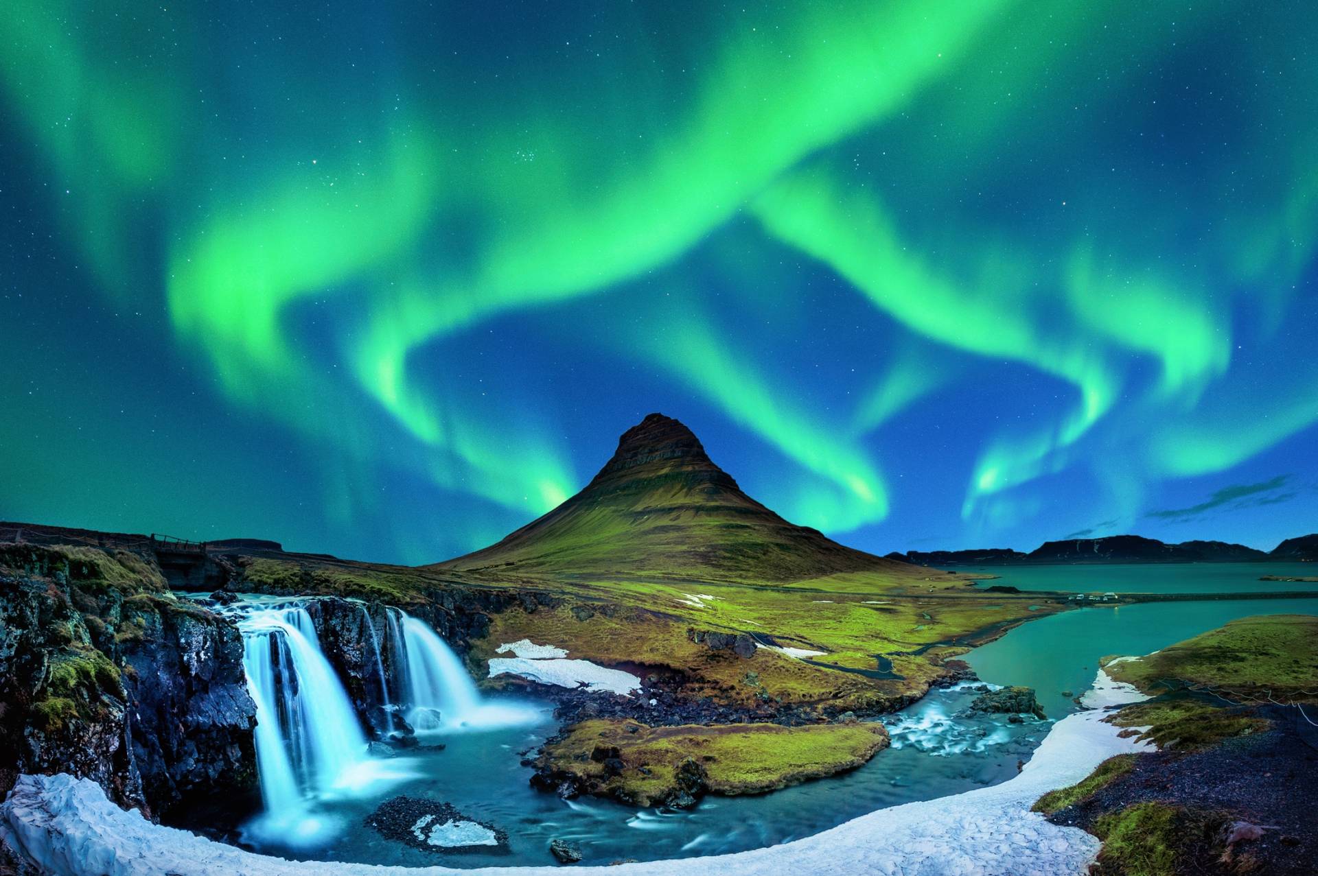 Papermoon Fototapete »KIRKJUFELL-NORDLICHT ISLAND GEBIRGE WASSERFALL FLUSS« Papermoon Fototapete »KIRKJUFELL-NORDLICHT ISLAND GEBIRGE WASSERFALL FLUSS« von Papermoon