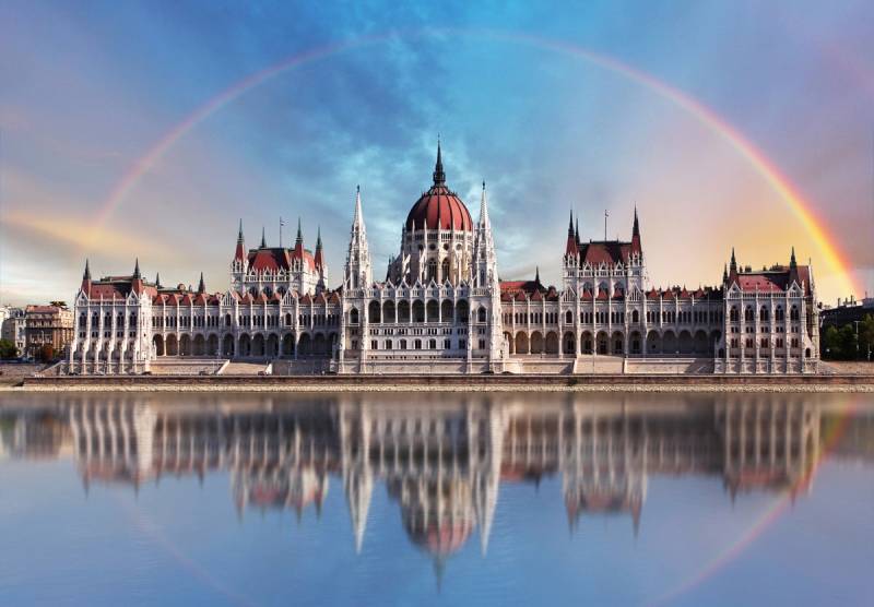 Papermoon Fototapete »Kathedrale mit Regenbogen« von Papermoon