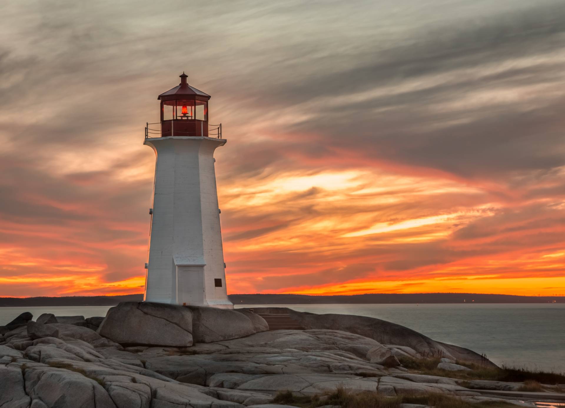 Papermoon Fototapete »Lighthouse Peggy Cove Sunset« von Papermoon