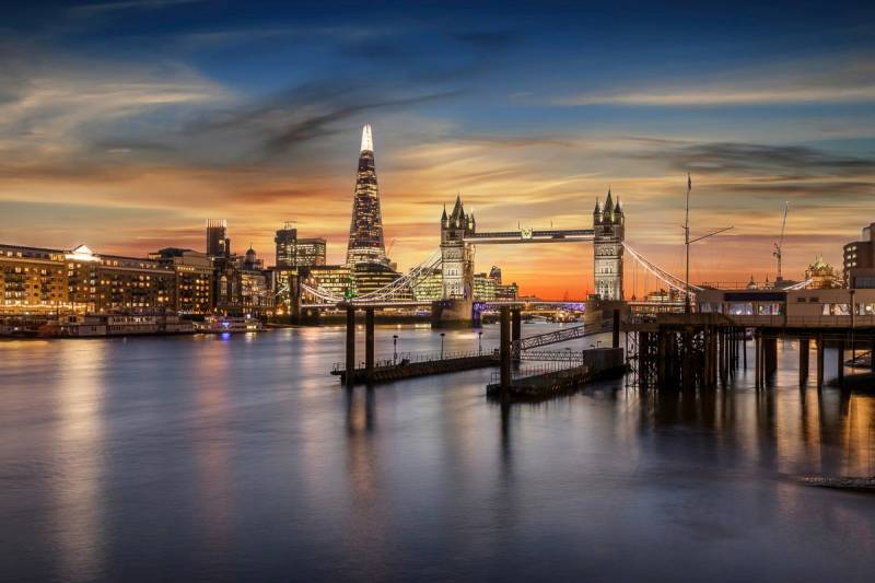 Papermoon Fototapete »London bei Nacht« von Papermoon