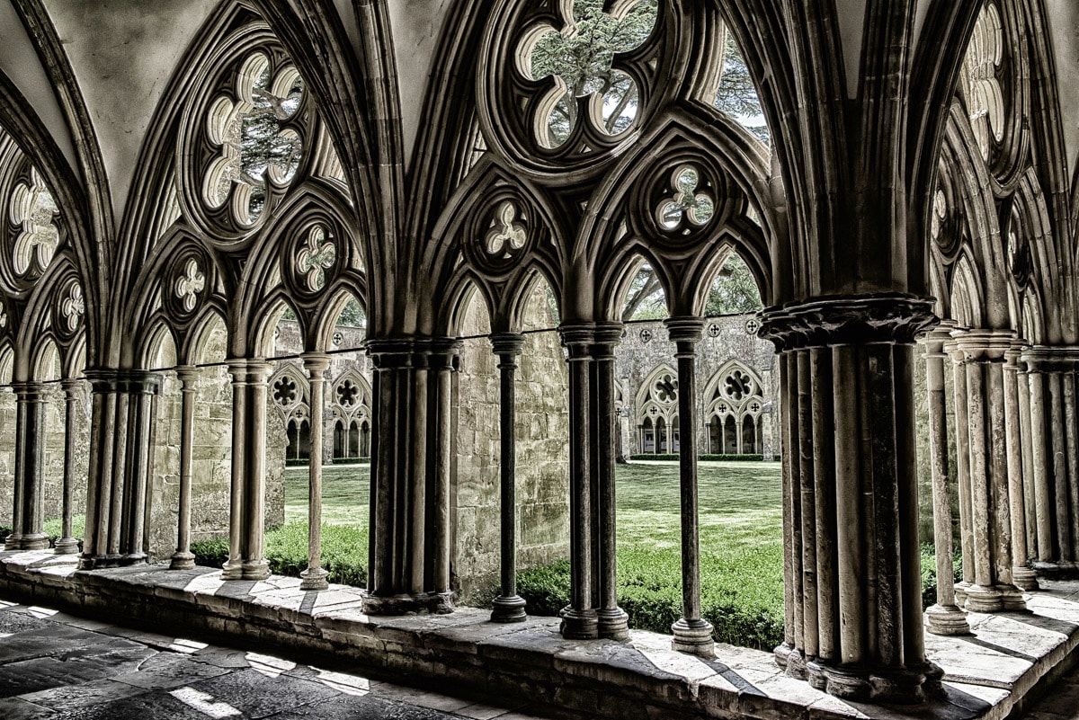 Papermoon Fototapete »Mittelalterliche Kathedrale« von Papermoon