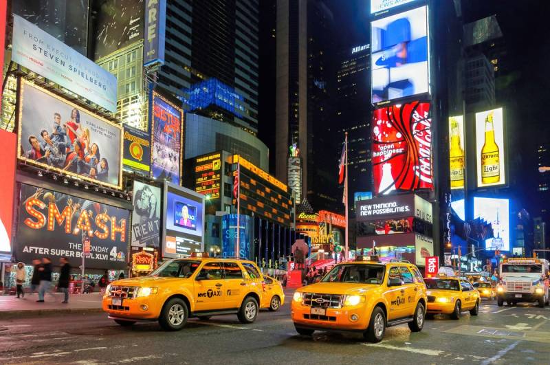 Papermoon Fototapete »New York Taxis« von Papermoon