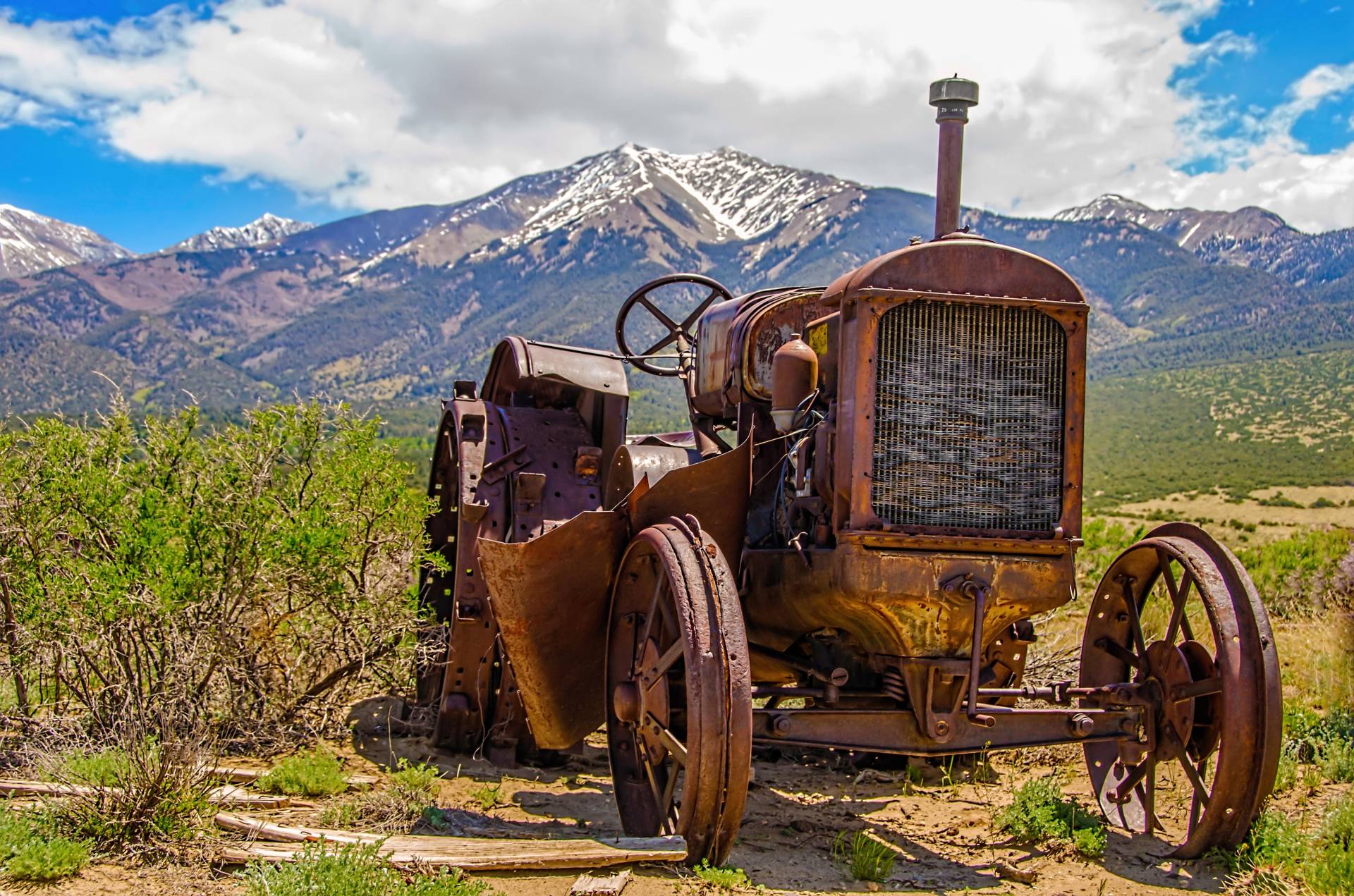 Papermoon Fototapete »OLDTIMER-LANDSCHAFT BERGE GEBIRGE VINTAGE AUTOS CARS« Papermoon Fototapete »OLDTIMER-LANDSCHAFT BERGE GEBIRGE VINTAGE AUTOS CARS« von Papermoon