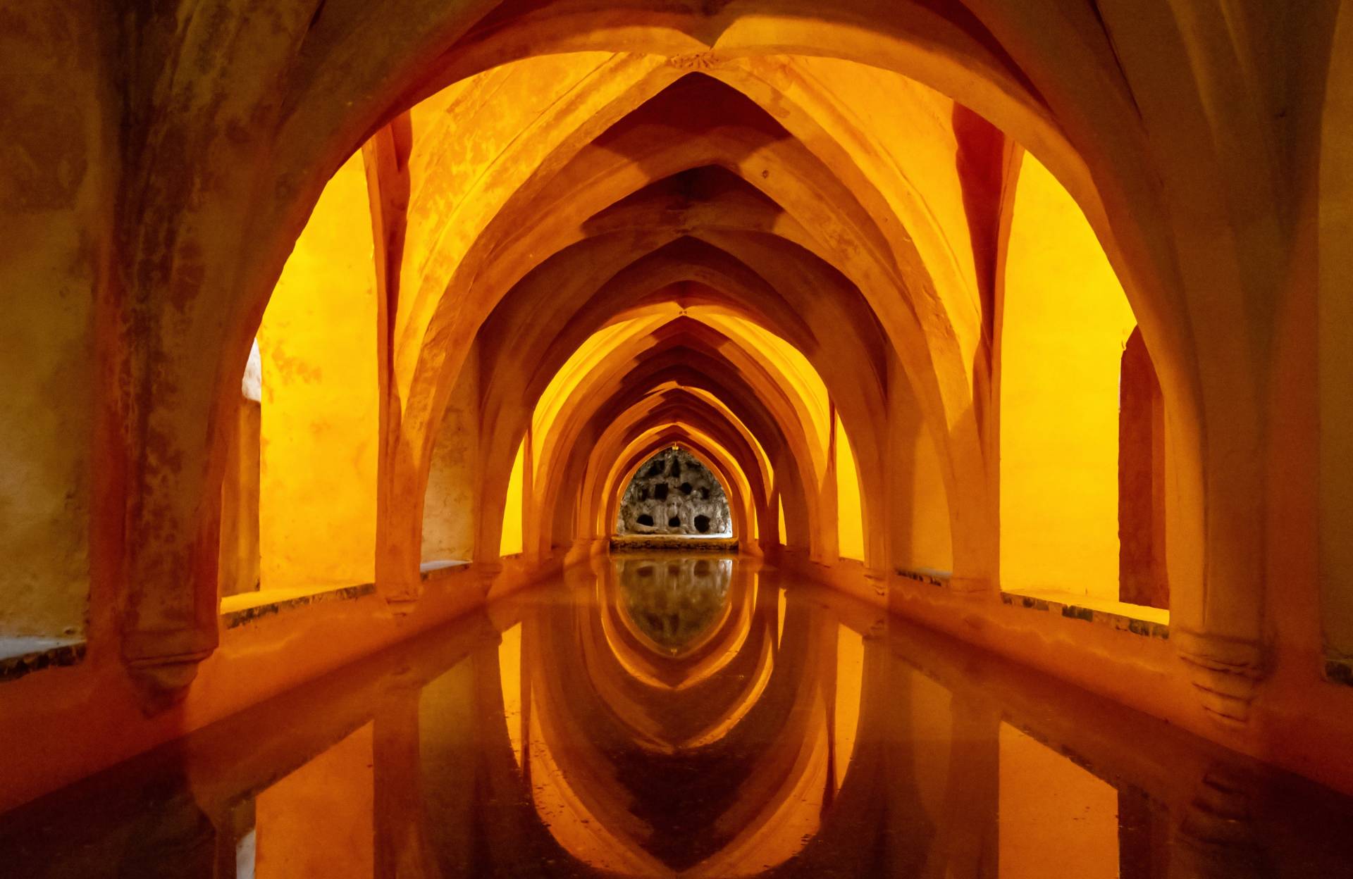 Papermoon Fototapete »PALAST-SCHLOSS TEMPEL KATHEDRALE GROTTE ABSTRAKT DESIGN« von Papermoon