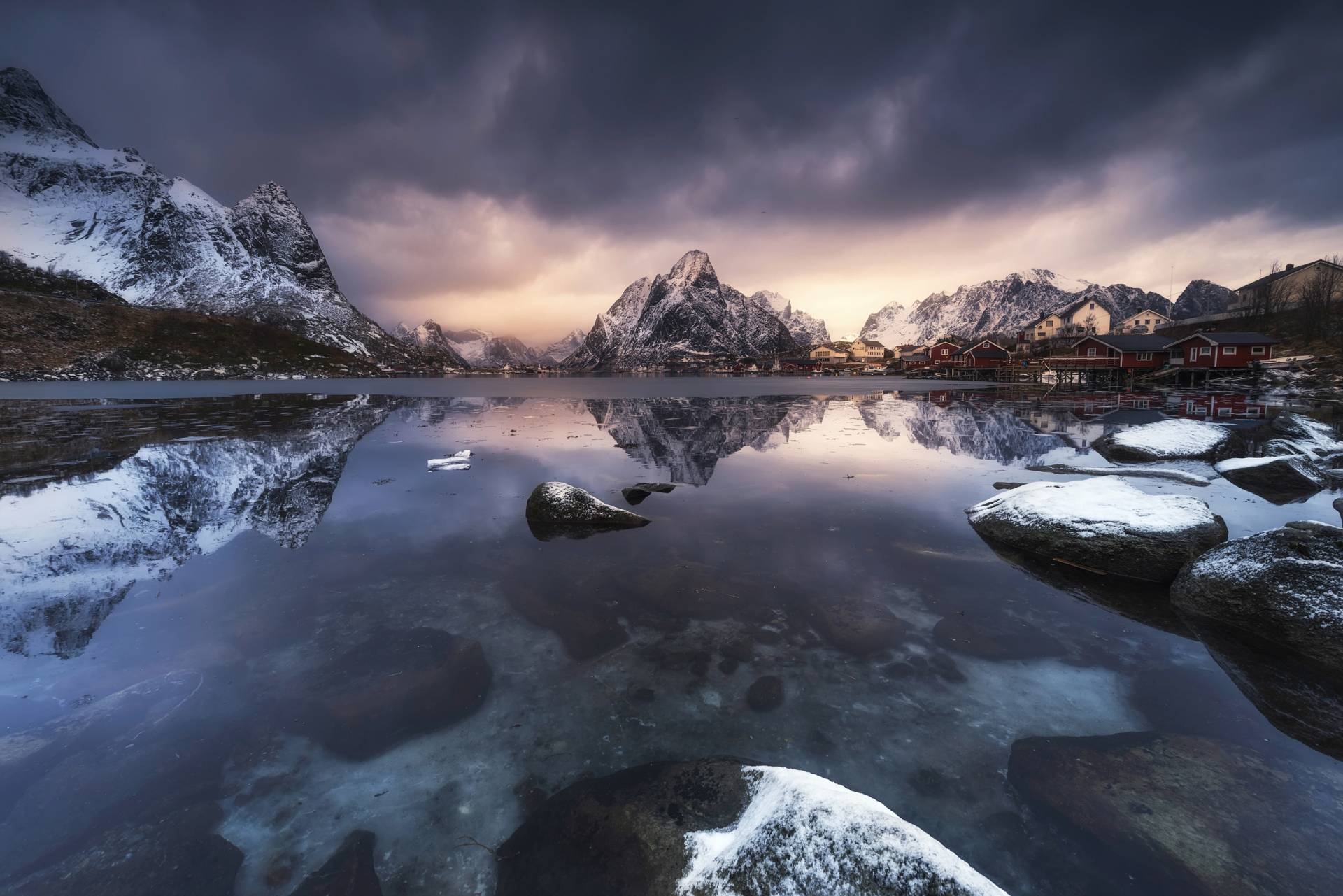 Papermoon Fototapete »Photo-Art DAVID MARTIN CASTAN, WINTERLICHT« von Papermoon