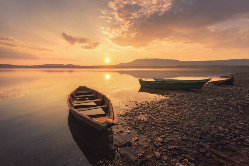 Papermoon Fototapete »Photo-Art DMITRY KUPRATSEVICH, BOOT AM SEE« von Papermoon
