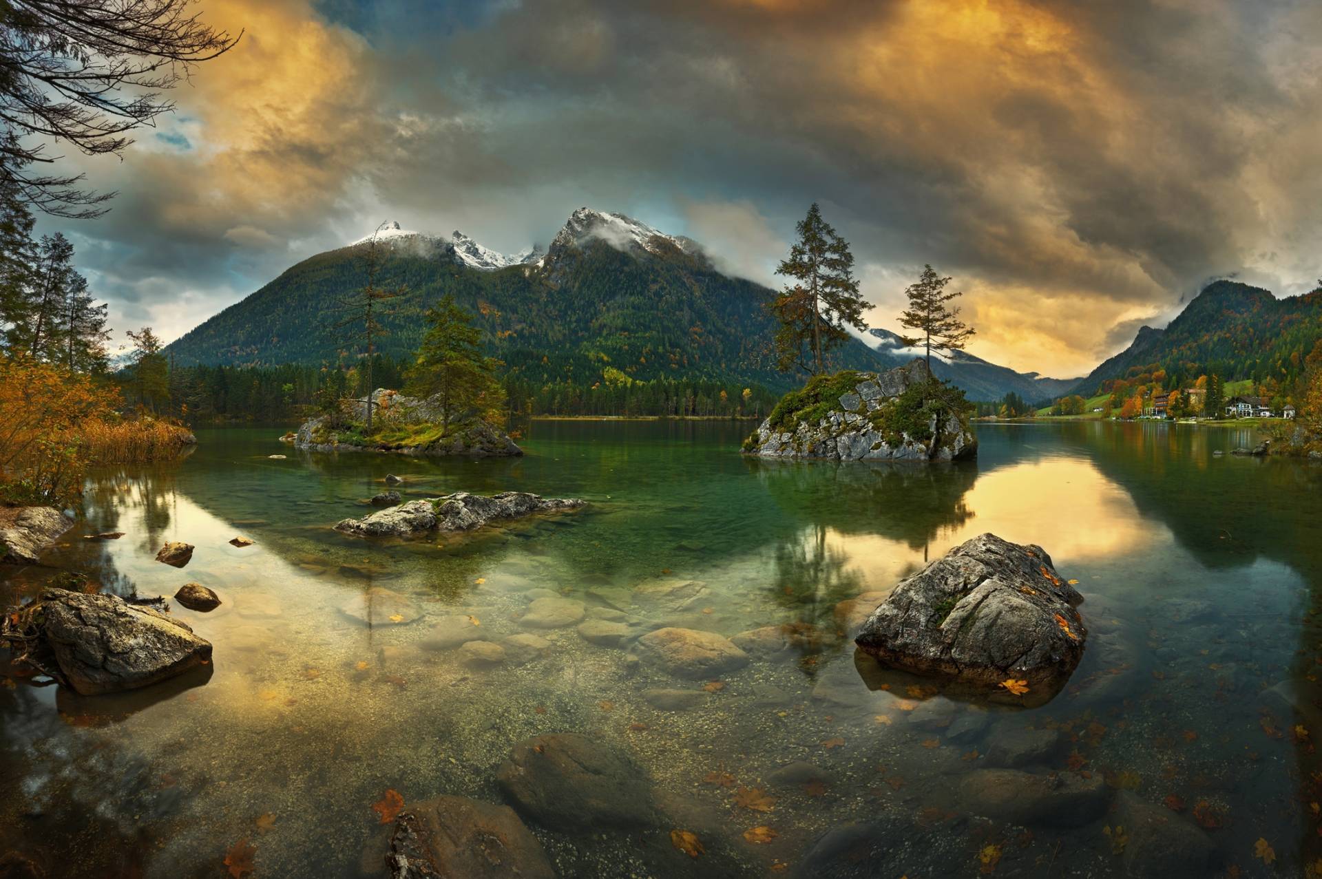 Papermoon Fototapete »Photo-Art KRZYSZTOF BROWKO, HINTERSEE« von Papermoon