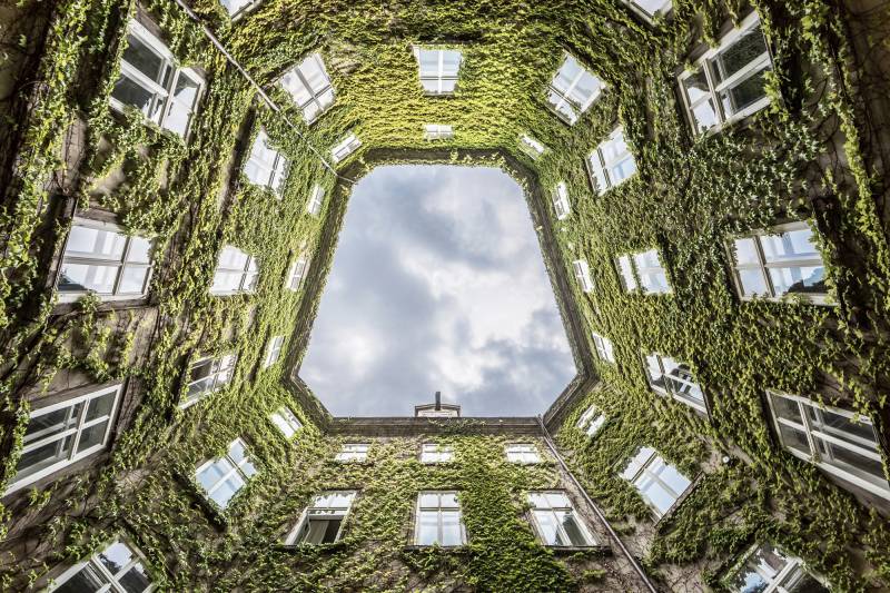 Papermoon Fototapete »Photo-Art LORENZA CANCIAN, WIENER HOF« von Papermoon
