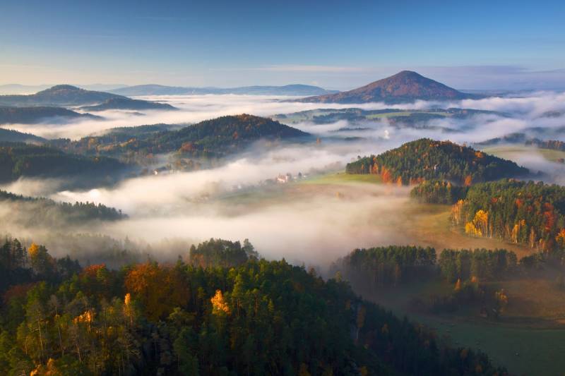 Papermoon Fototapete »Photo-Art MARTIN RAK, HERBST FAIRYTALE« von Papermoon