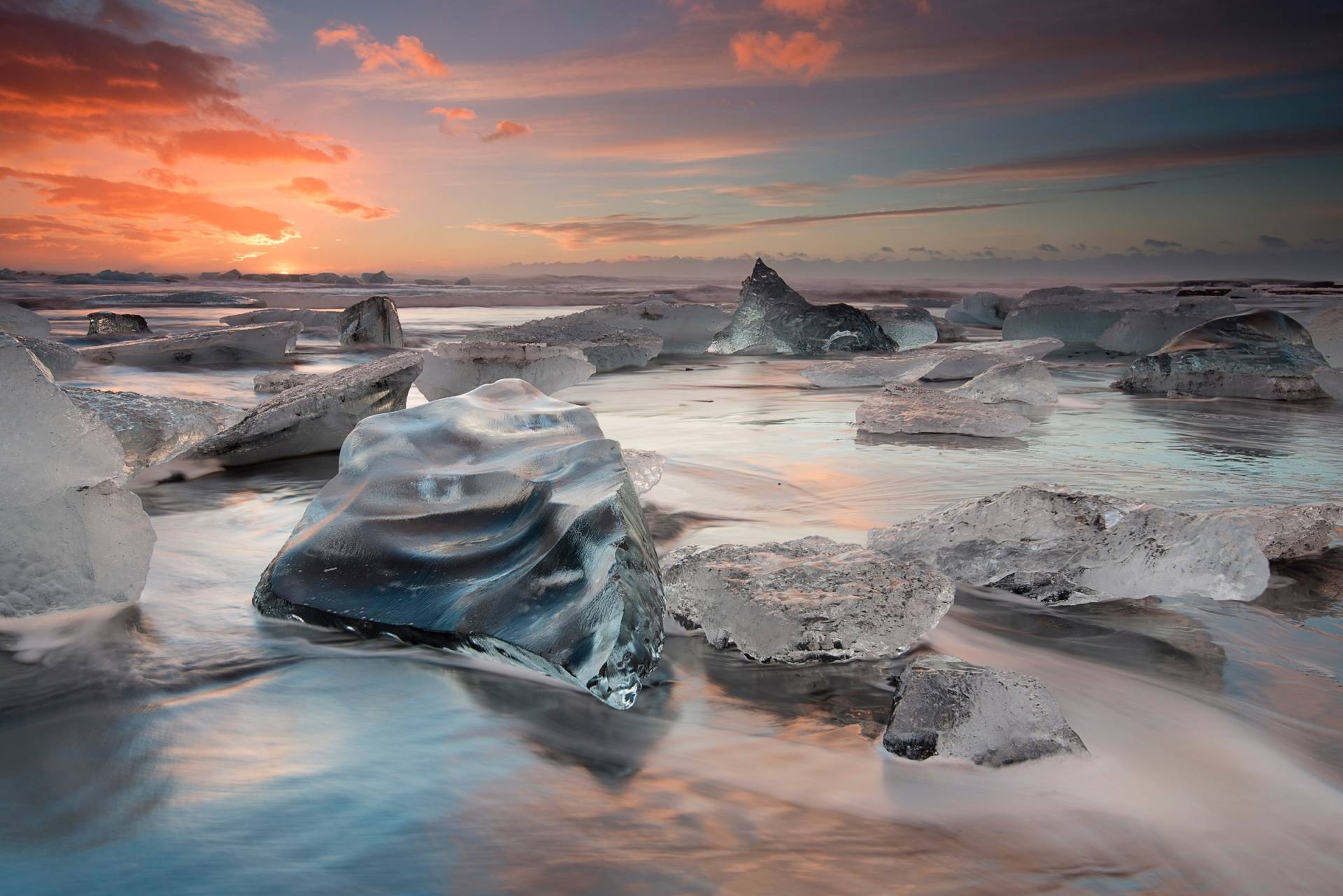 Papermoon Fototapete »Photo-Art MASSIMO BARONI, GLACIAL LAGOON BEACH« Papermoon Fototapete »Photo-Art MASSIMO BARONI, GLACIAL LAGOON BEACH« von Papermoon