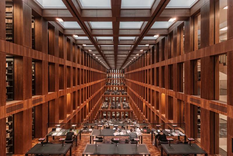 Papermoon Fototapete »Photo-Art MASSIMO CUOMO, BIBLIOTHEK IN BERLIN« von Papermoon