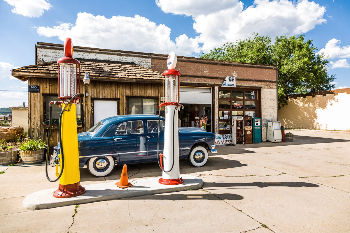 Papermoon Fototapete »RETRO TANKSTELLE-ROUTE 66 VINTAGE OLDTIMER USA CAR XXL« Papermoon Fototapete »RETRO TANKSTELLE-ROUTE 66 VINTAGE OLDTIMER USA CAR XXL« von Papermoon