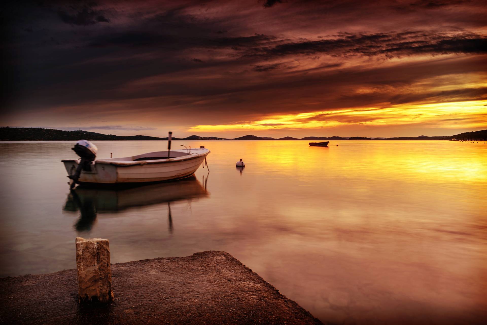 Papermoon Fototapete »SEE-NATUR LANDSCHAFT MEER SONNENUNTERGANG WOLKEN HIMMEL« von Papermoon