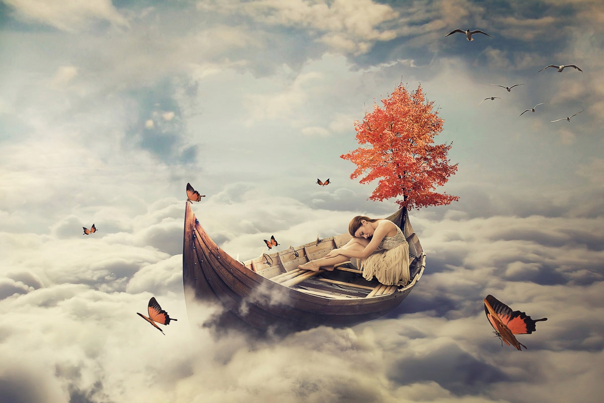 Papermoon Fototapete »SURREAL-HERBST SCHMETTERLINGE WOLKEN HIMMEL WANDTAPETE« von Papermoon