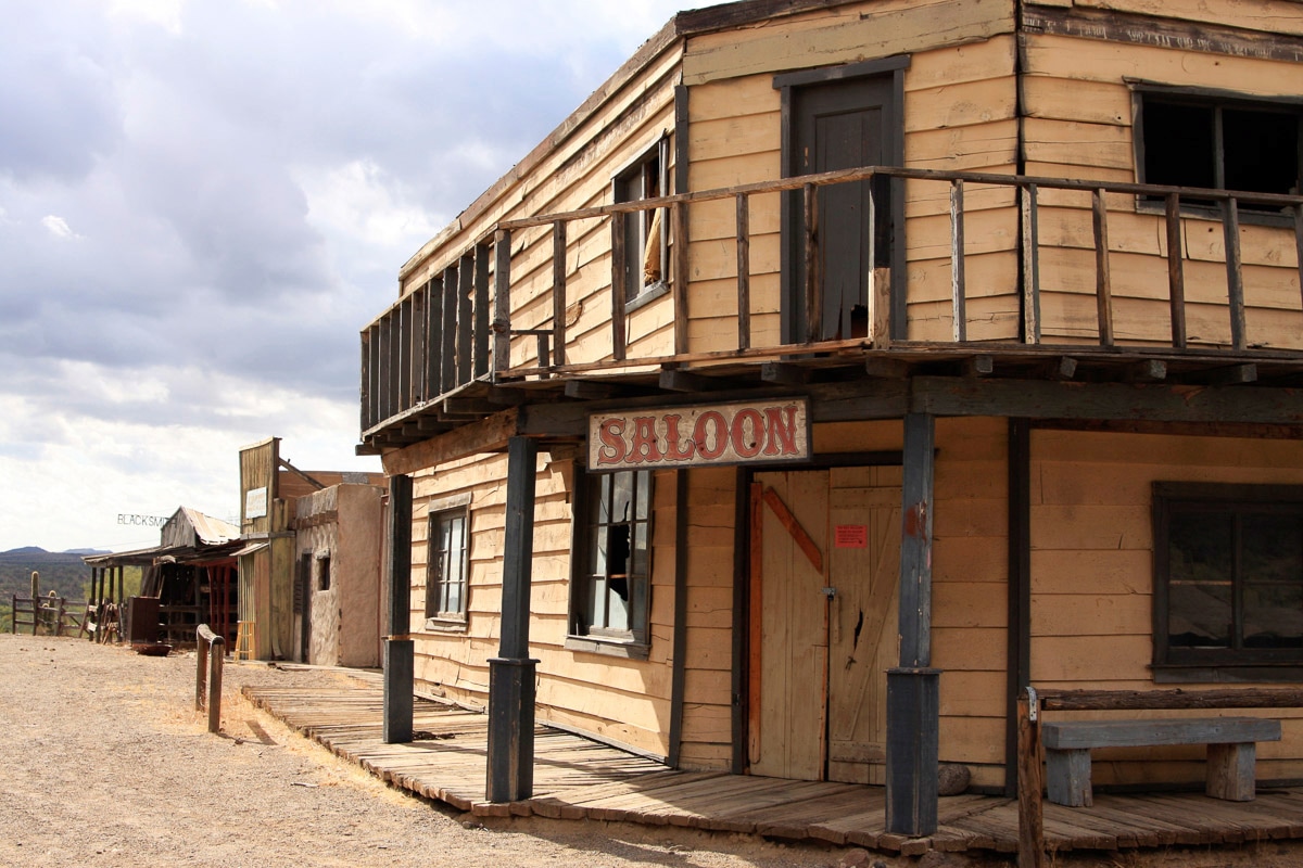 Papermoon Fototapete »Saloon« Papermoon Fototapete »Saloon« von Papermoon