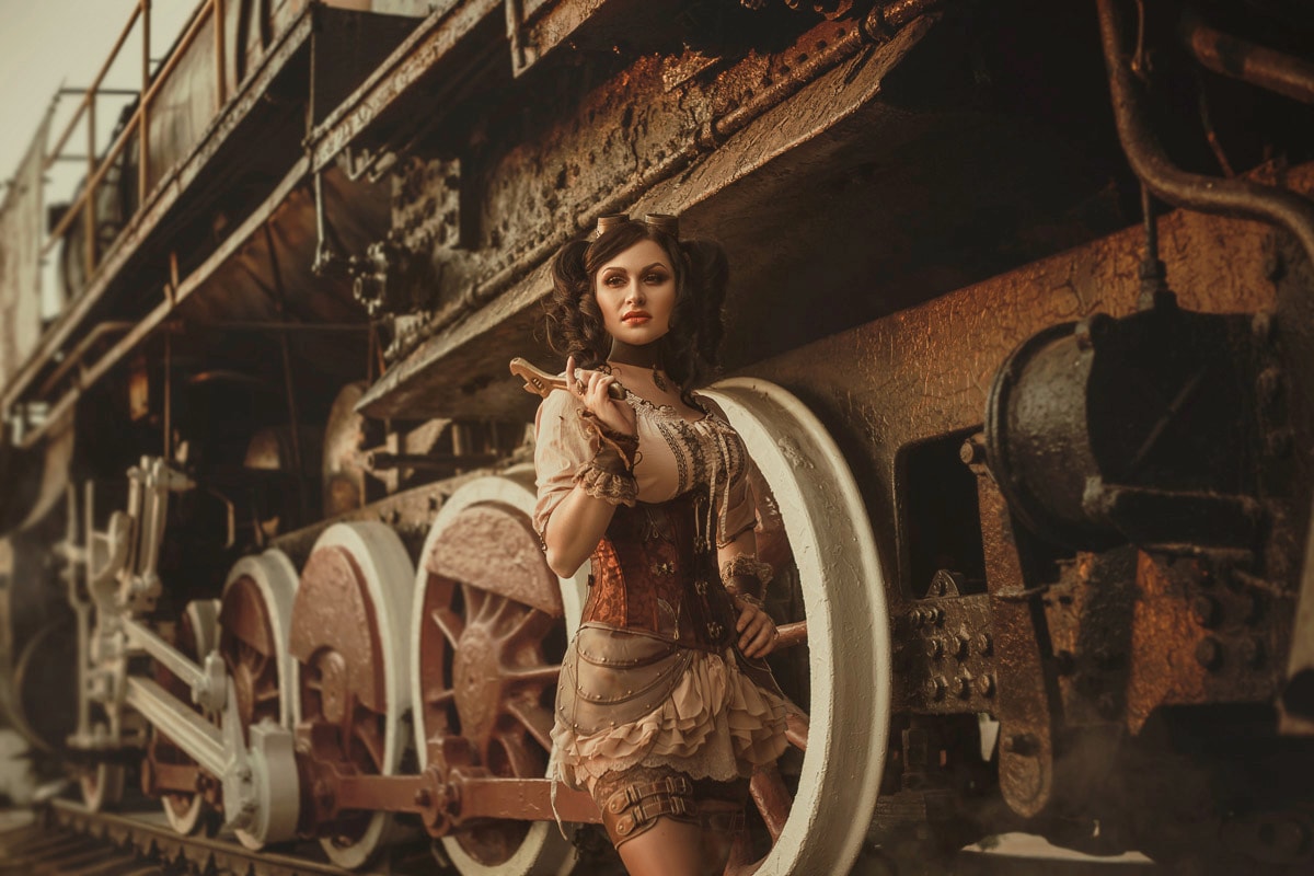 Papermoon Fototapete »Steampunk Frau vor Zug« von Papermoon