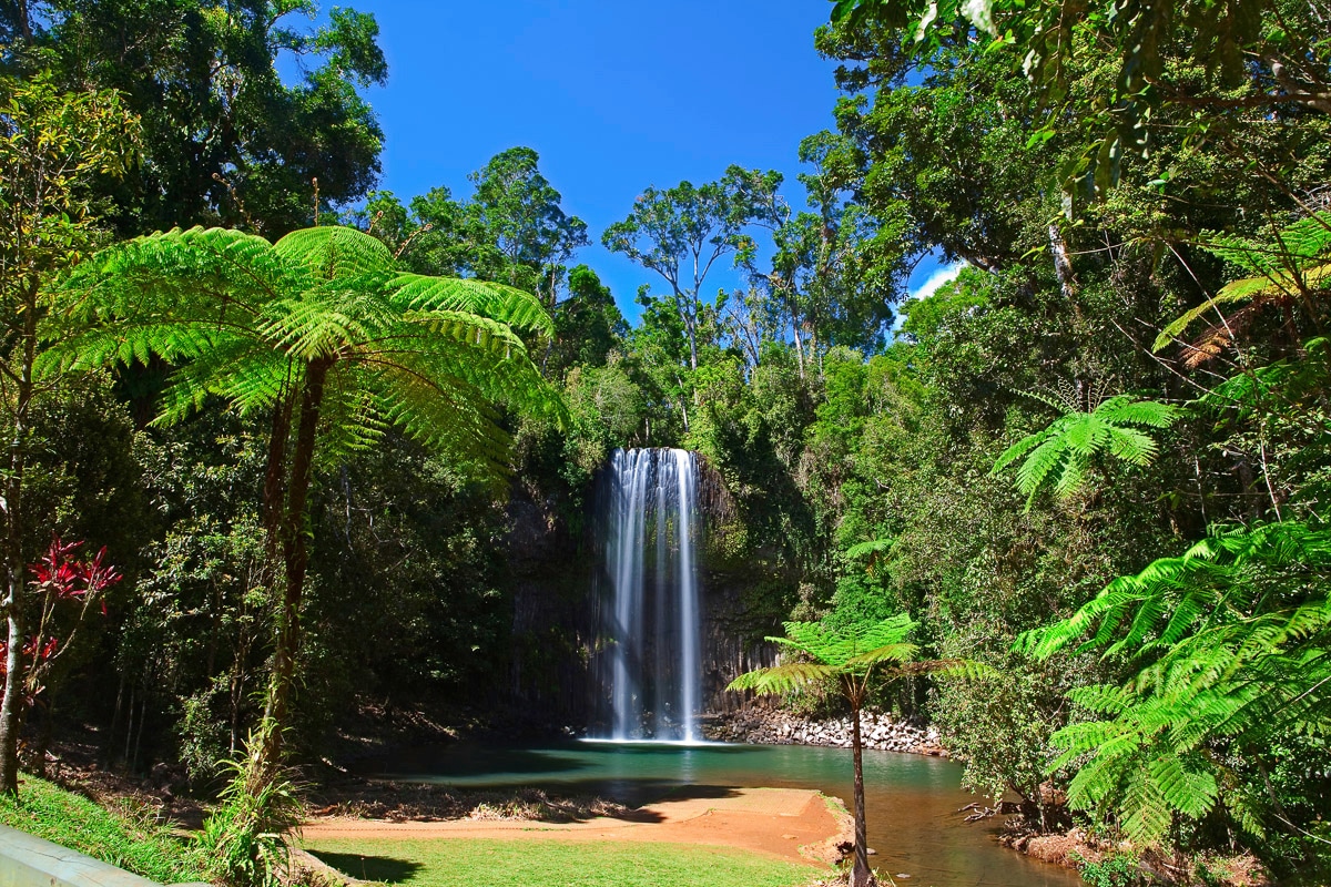 Papermoon Fototapete »TASMANIEN LAGUNE MIT WASSERFALL« Papermoon Fototapete »TASMANIEN LAGUNE MIT WASSERFALL« von Papermoon