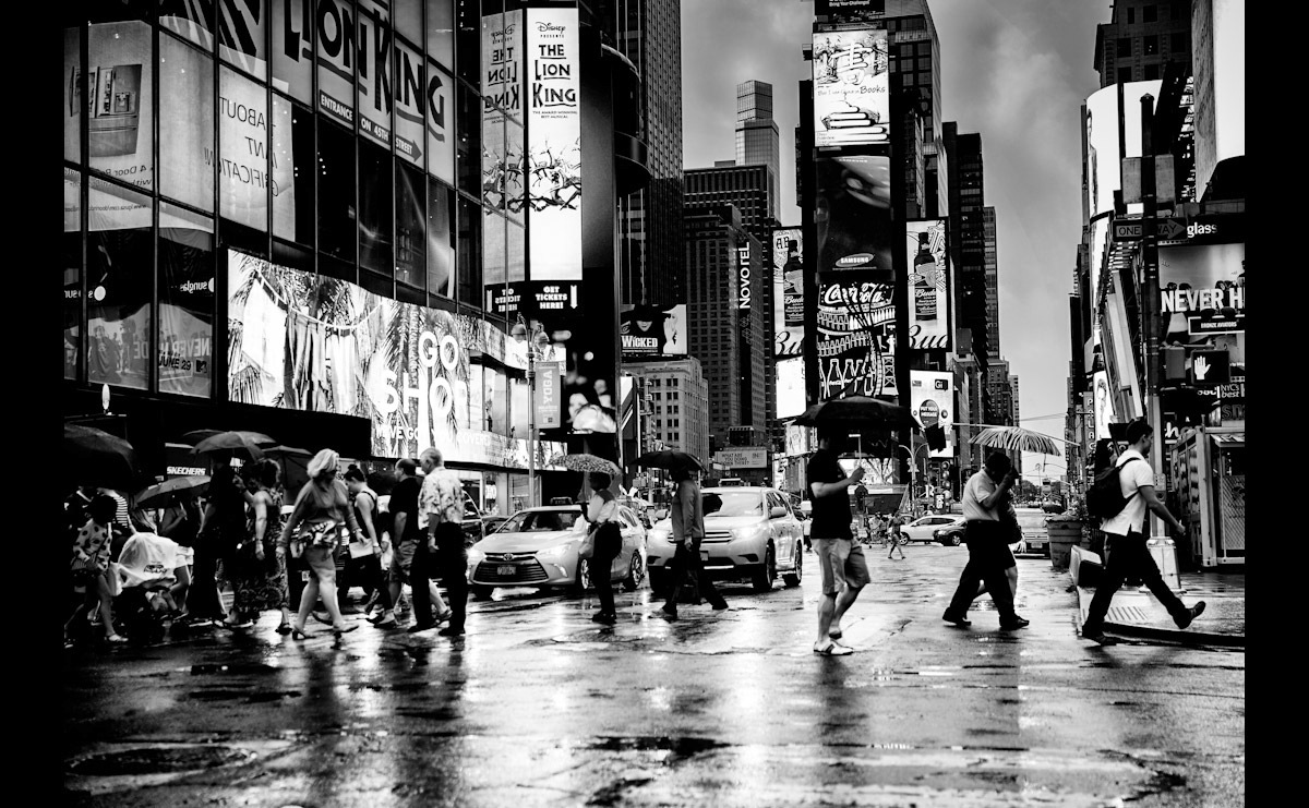Papermoon Fototapete »Time Square Schwarz & Weiss« von Papermoon