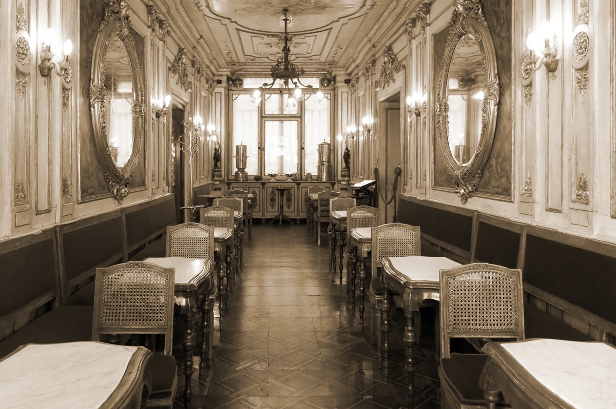 Papermoon Fototapete »Vintage Cafe Interieur« von Papermoon