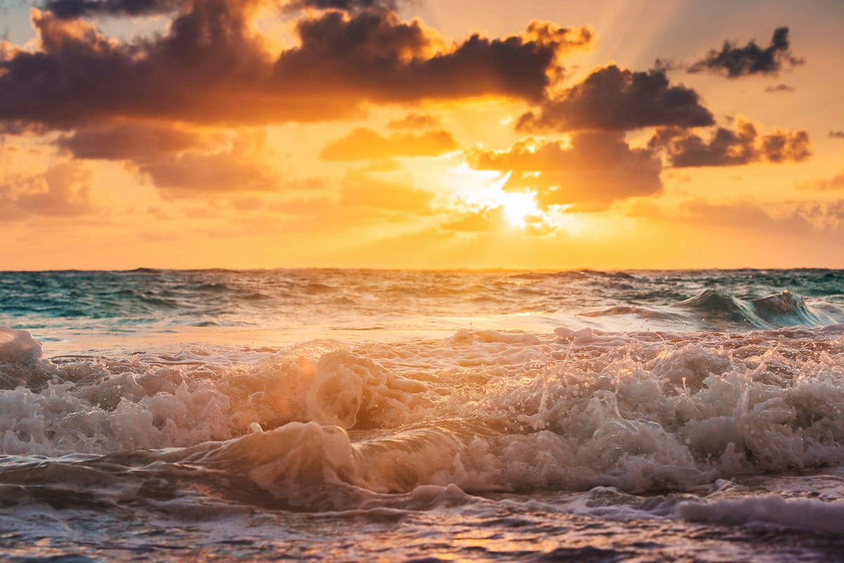 Papermoon Fototapete »WELLEN-STRAND MEER SEE SONNE WOLKEN BEACH LANDSCHAFT« von Papermoon