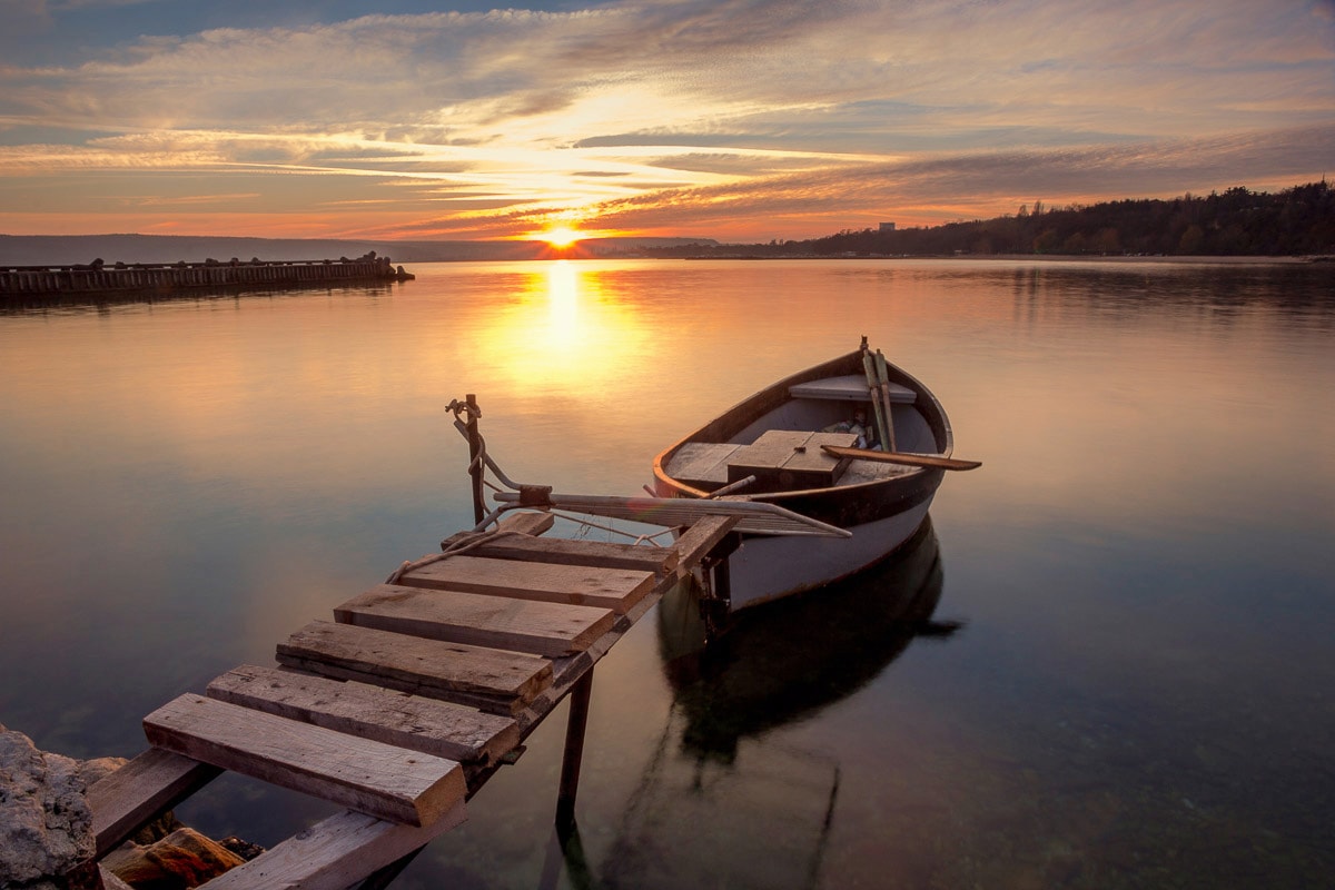 Papermoon Fototapete »boot in Wasser« von Papermoon
