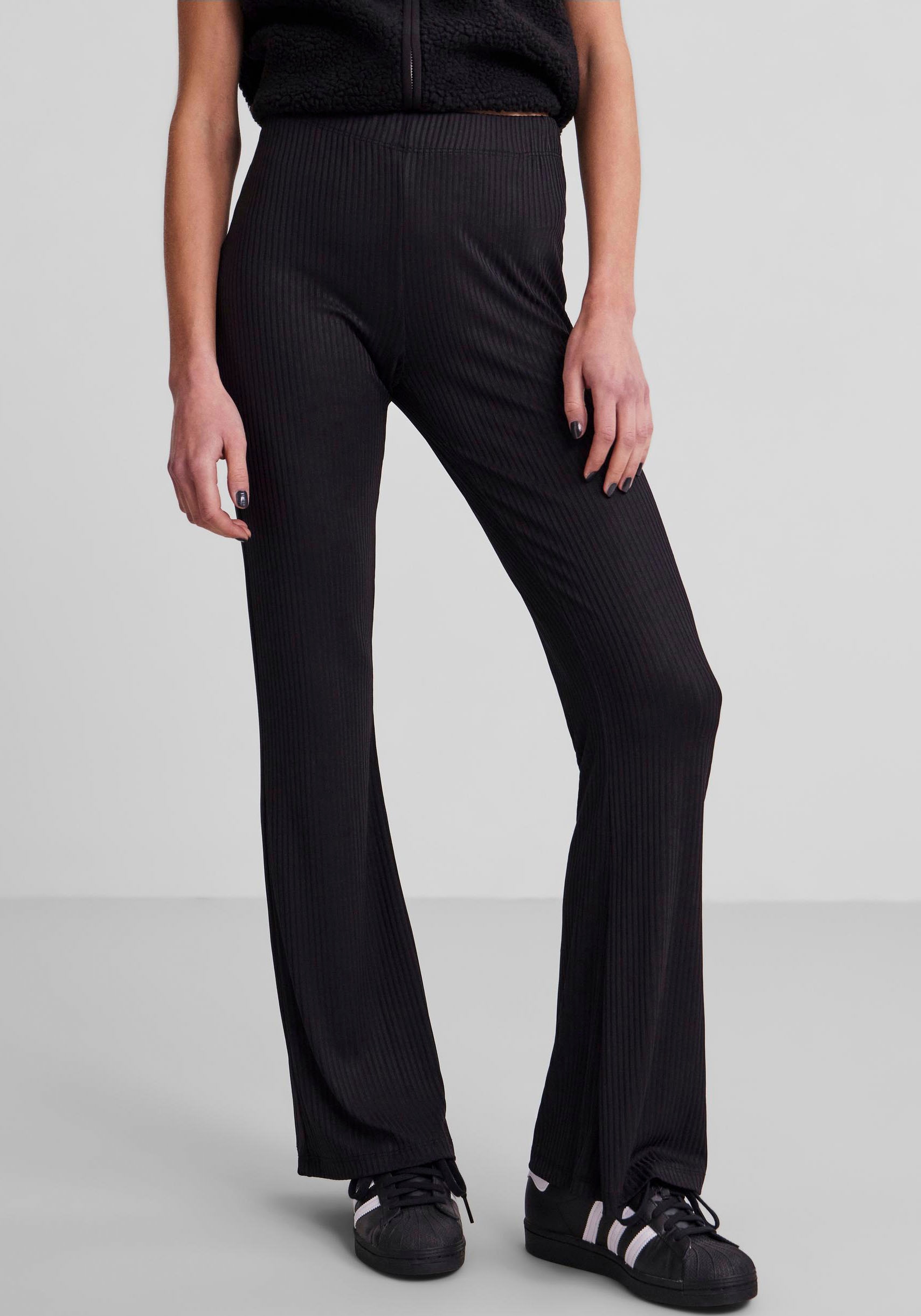 pieces Bootcuthose »PCTOPPY MW FLARED PANT NOOS«, Flared Style von Pieces