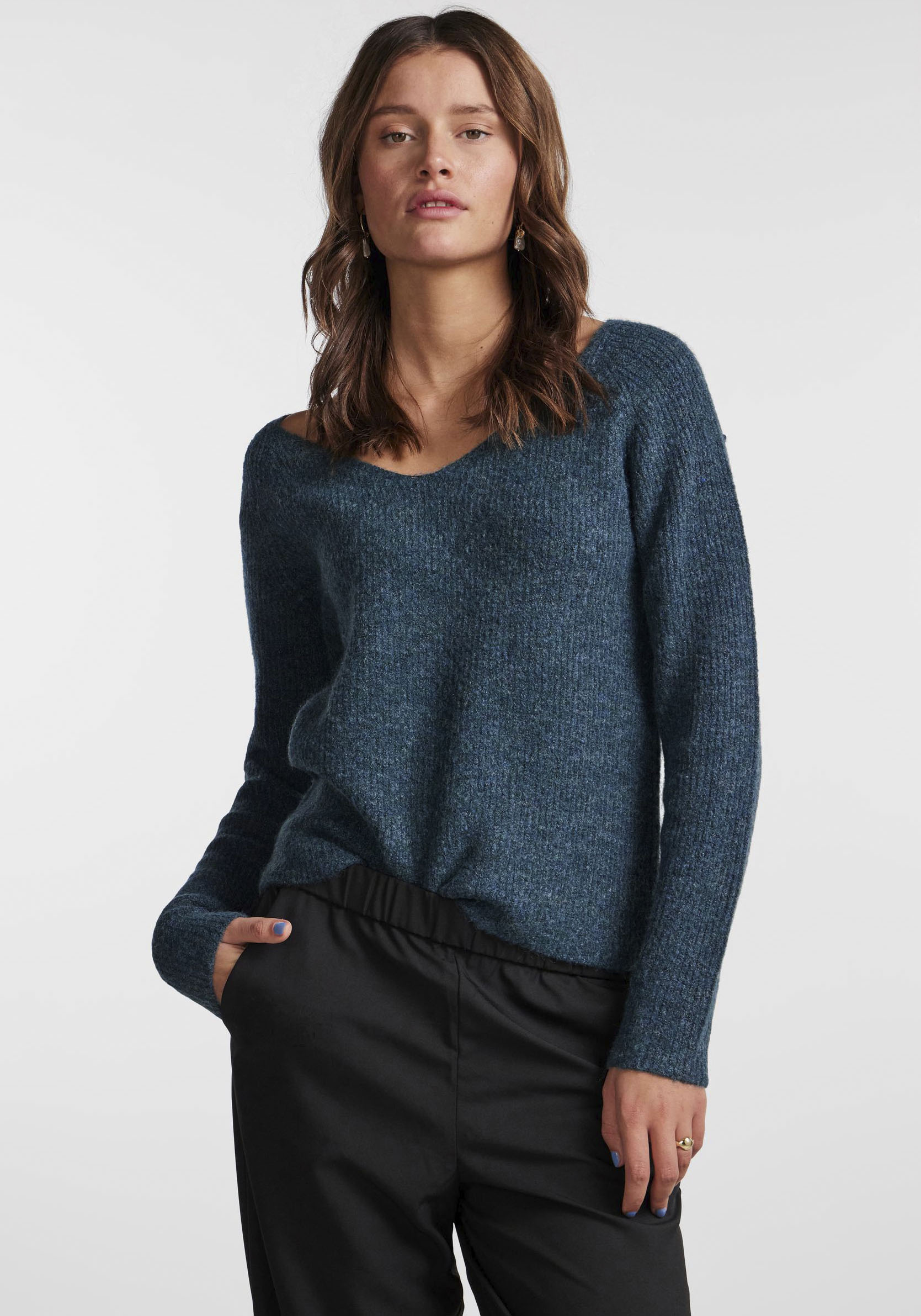 pieces V-Ausschnitt-Pullover »PCELLEN LS V-NECK KNIT NOOS BC«, mit Wolle von Pieces