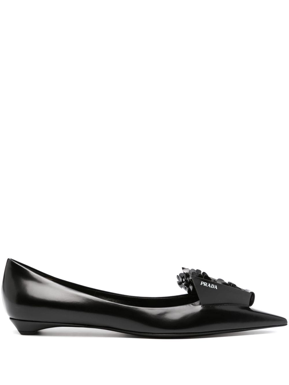 Prada flower-embellished leather ballerina pumps - Black von Prada